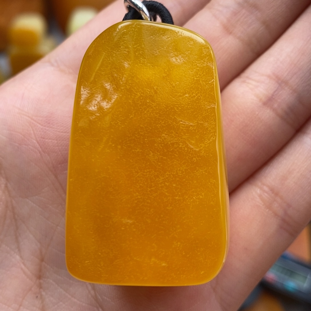 琥珀吊坠(赠链)未镶嵌