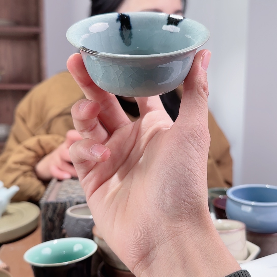 摆件瓷粉青釉压手杯