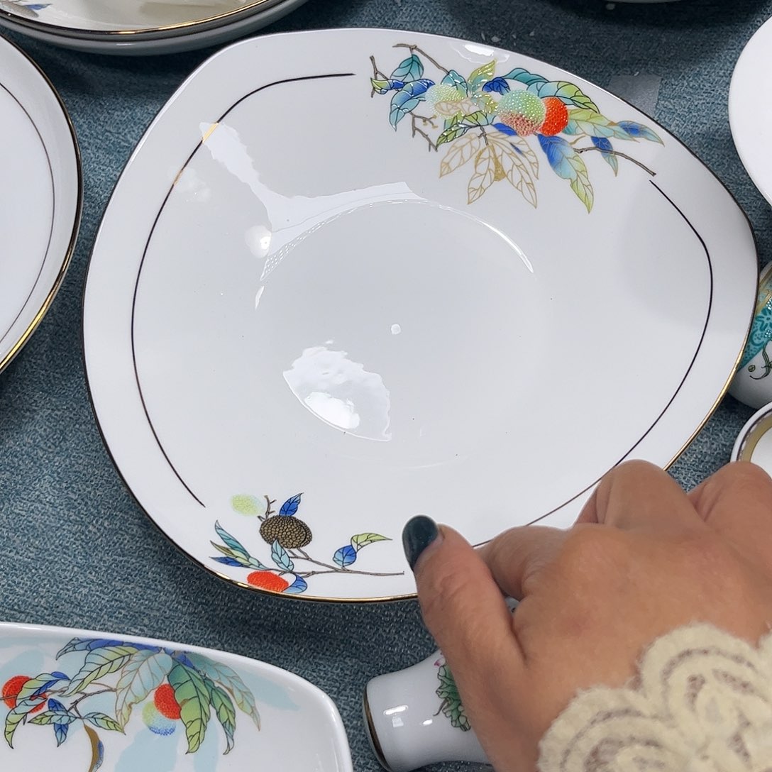 瓷片荔枝三角盘两个