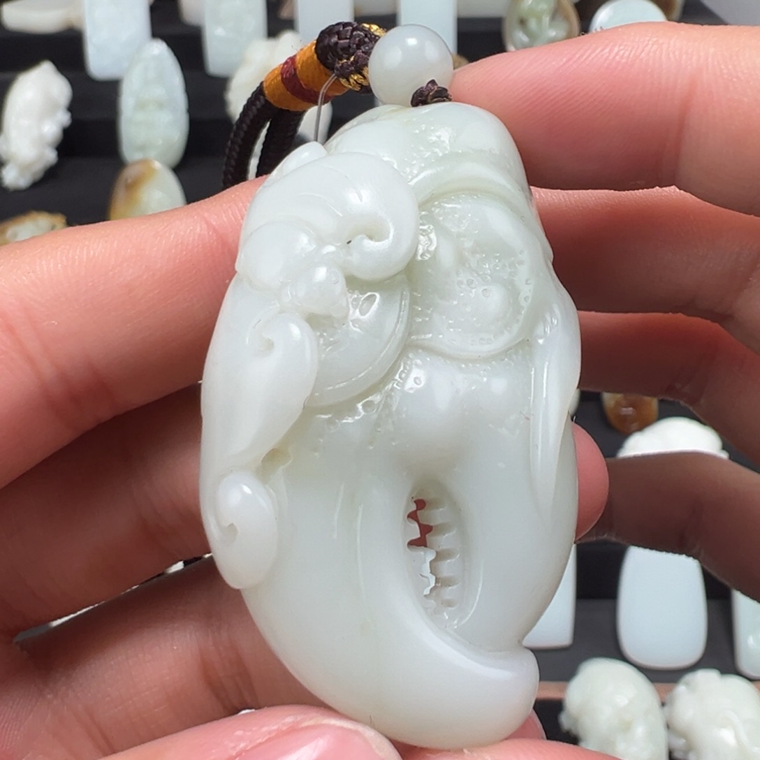 和田玉颈饰未镶嵌