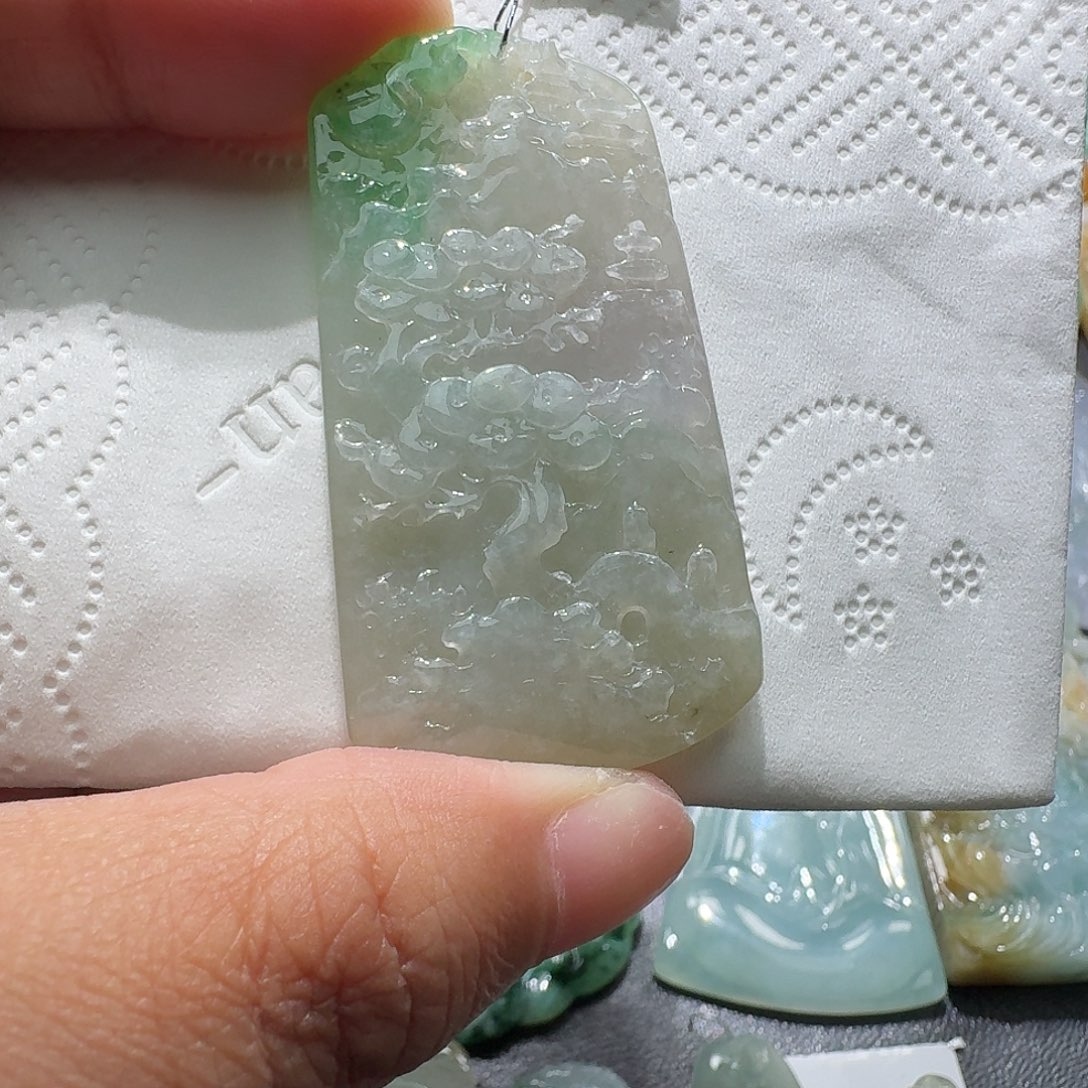 颈饰未镶嵌翡翠吊坠