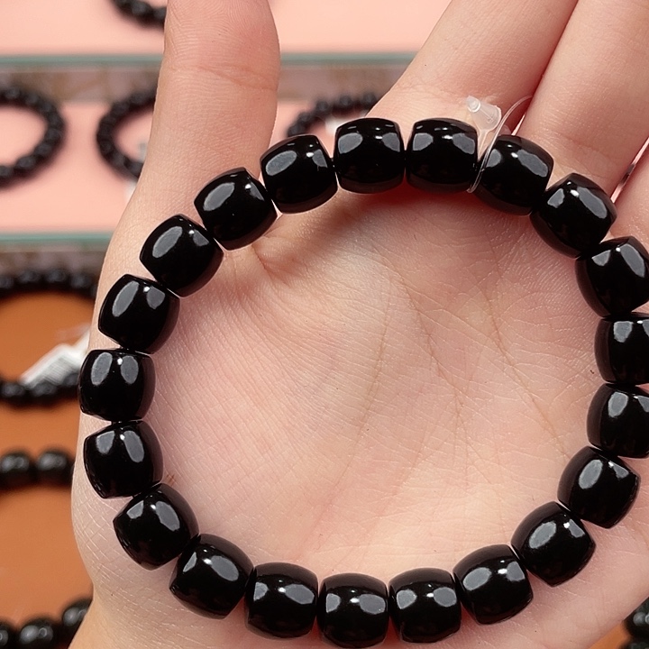 石***儿和田玉未镶嵌颈饰