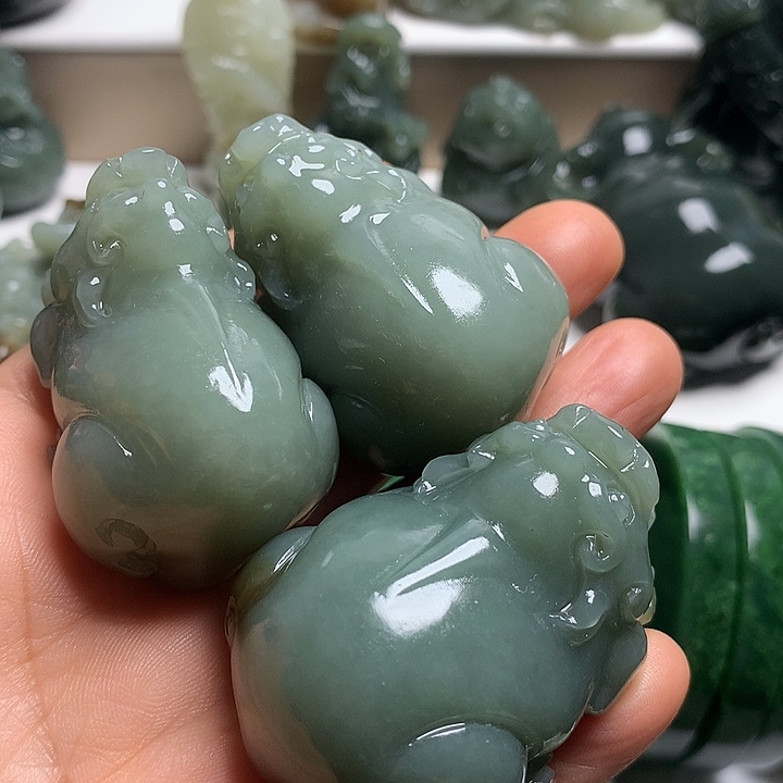 西***哥和田玉未镶嵌颈饰