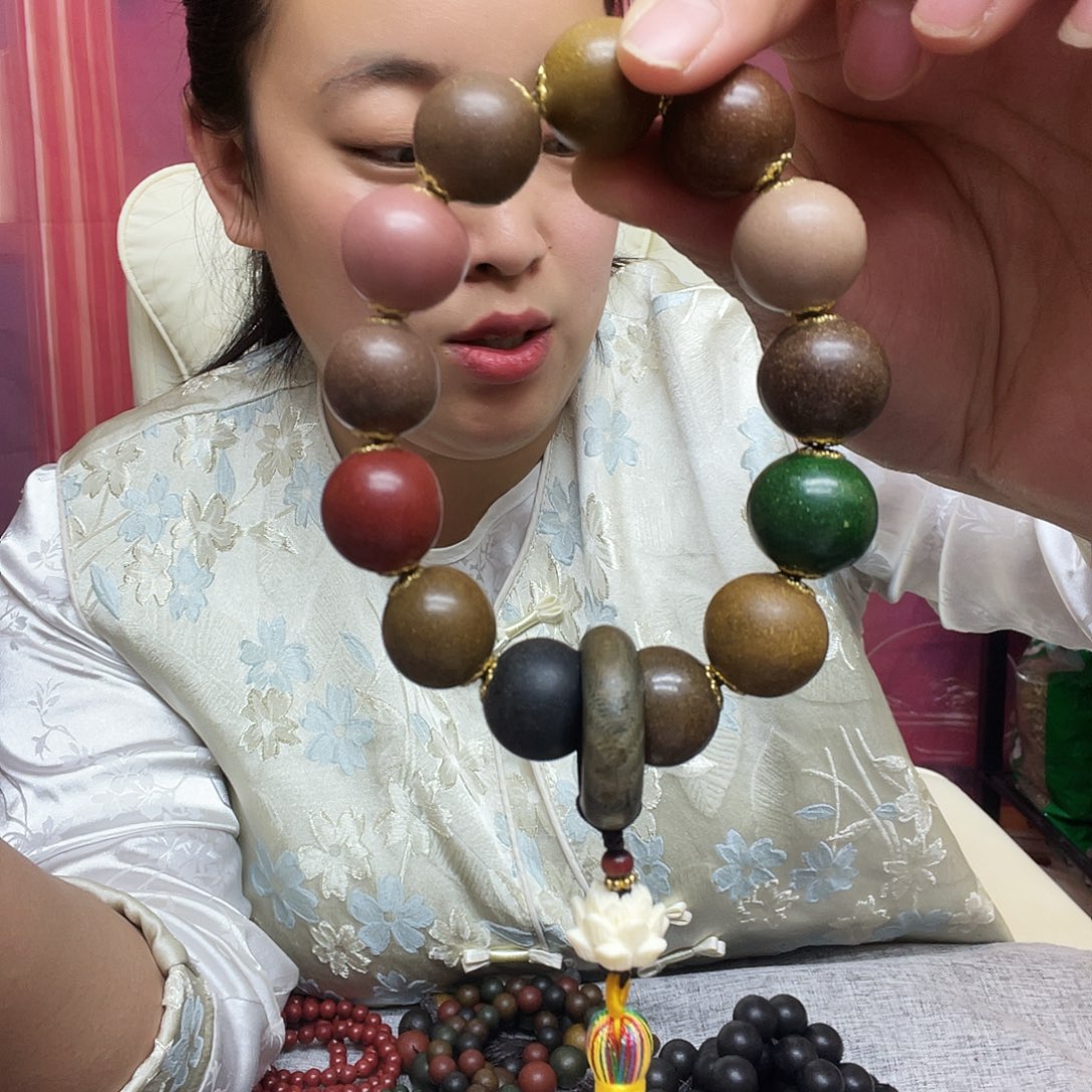 夏***姬泥塑多宝1.8的单圈一个