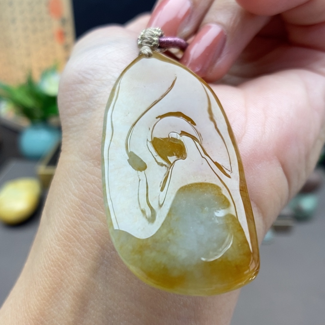 翡翠未镶嵌颈饰吊坠81