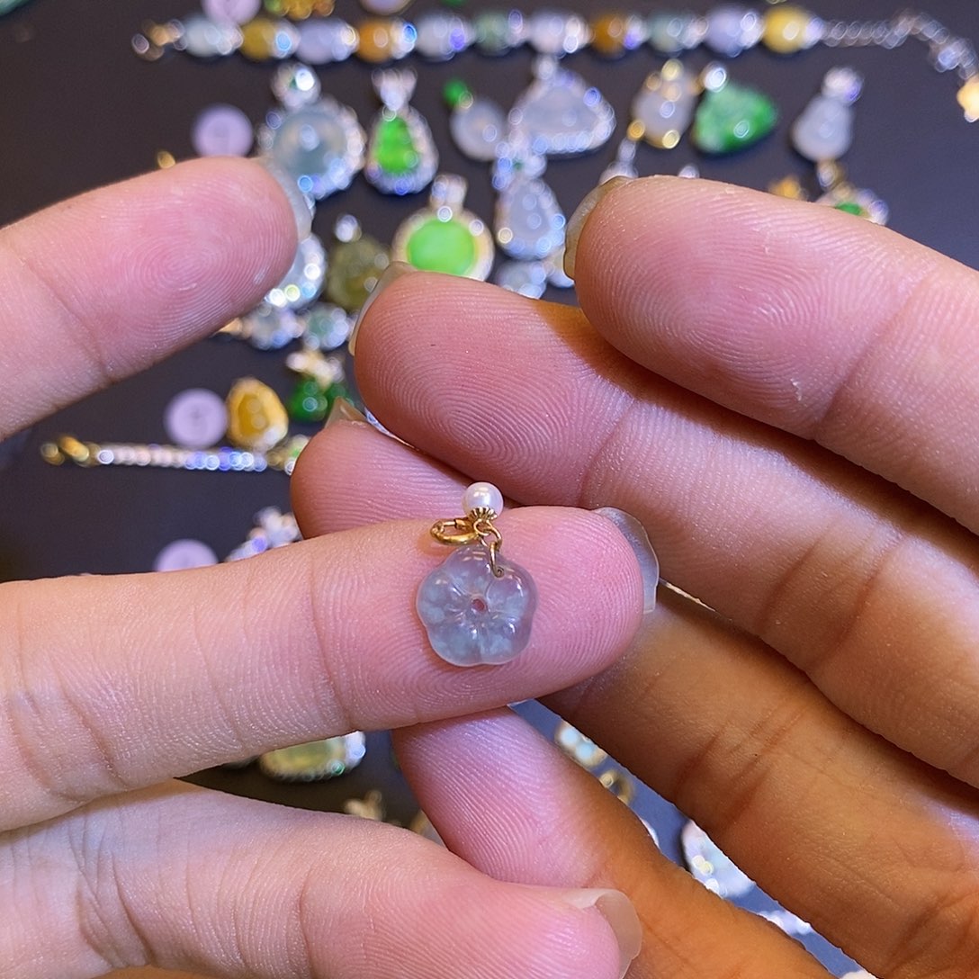 吊坠(不含链)18K金镶嵌翡翠