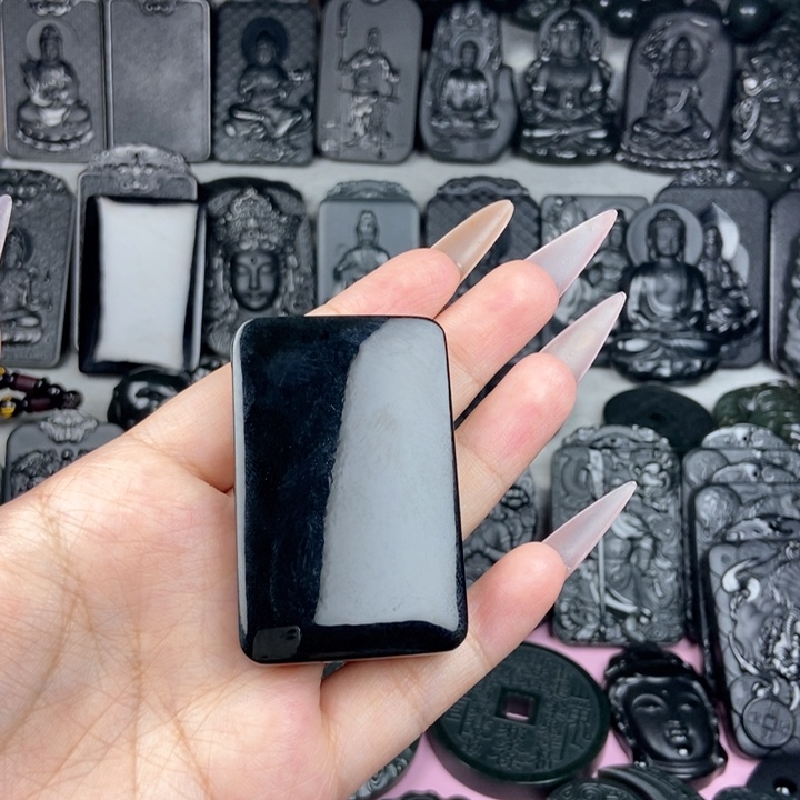 颈饰未镶嵌和田玉晨*