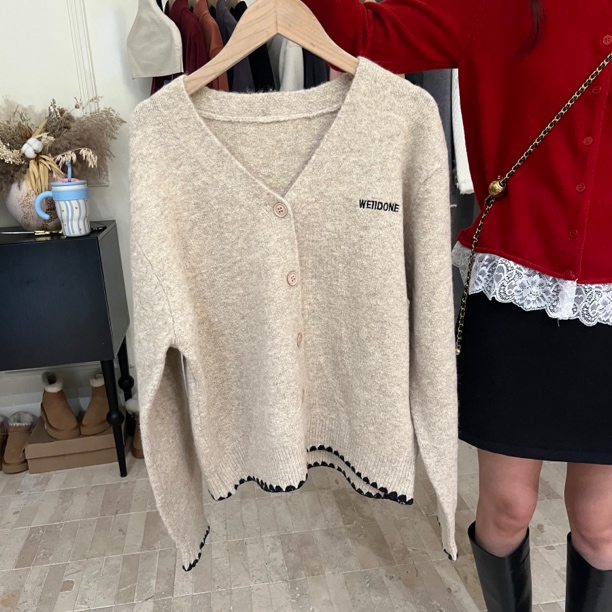 想象@3235 字母刺绣V领毛衣开衫