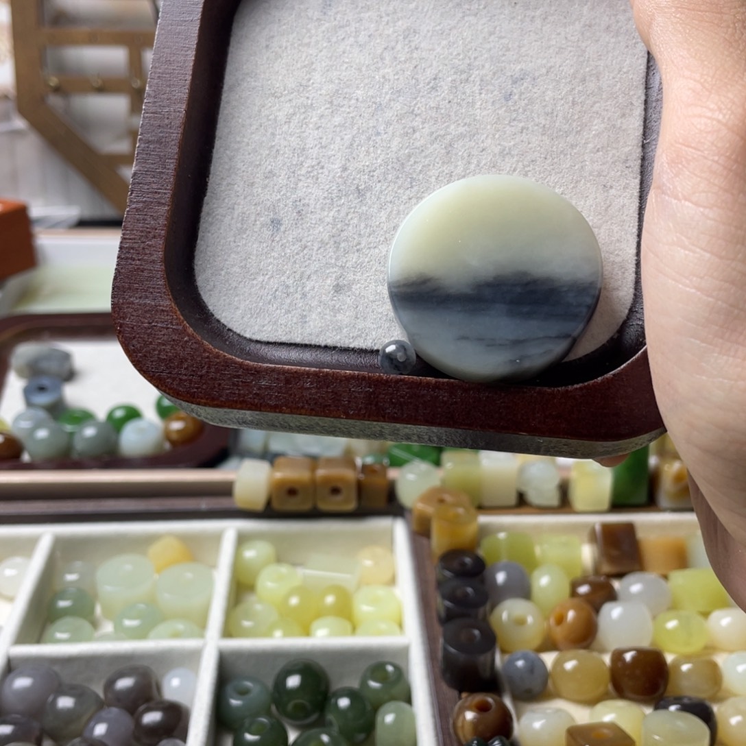 *****和田玉（糖玉）未镶嵌颈饰