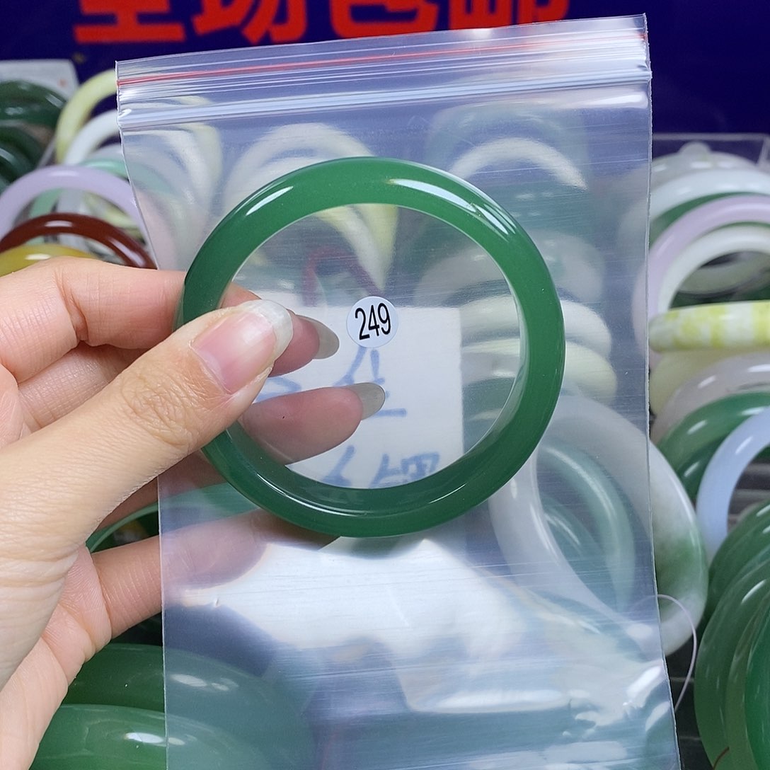 石英质玉颈饰未镶嵌60