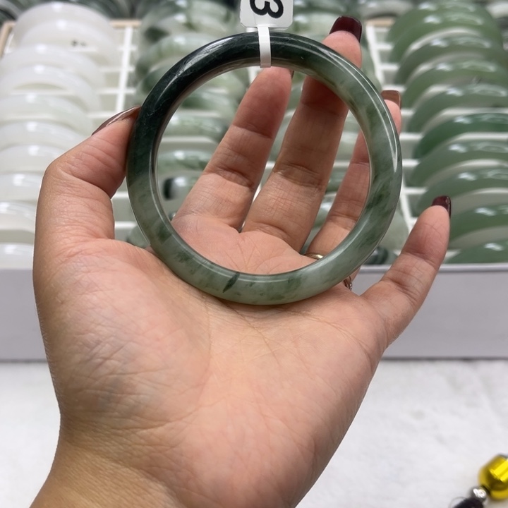 未镶嵌手镯石英质玉533