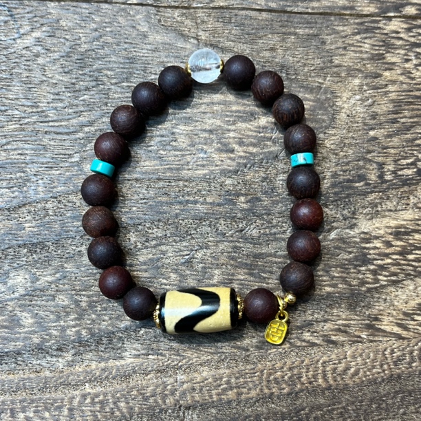 1065-降真香配玛瑙虎牙手串8mm