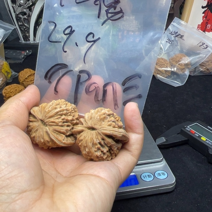 文玩核桃把件?****?四座楼