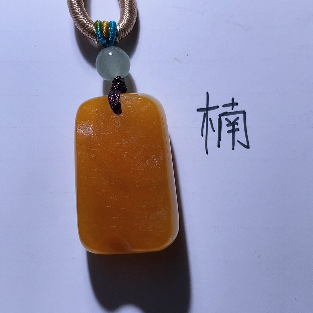 未镶嵌琥珀珠宝奇石