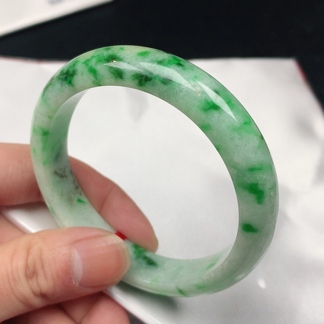 翡翠手镯未镶嵌爱***8圈58