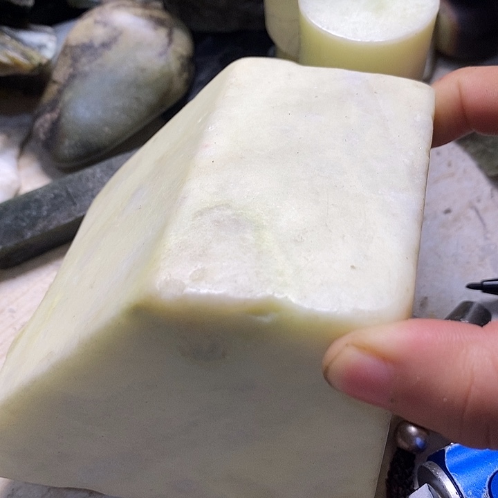 透闪石质玉珠宝半成品未镶嵌