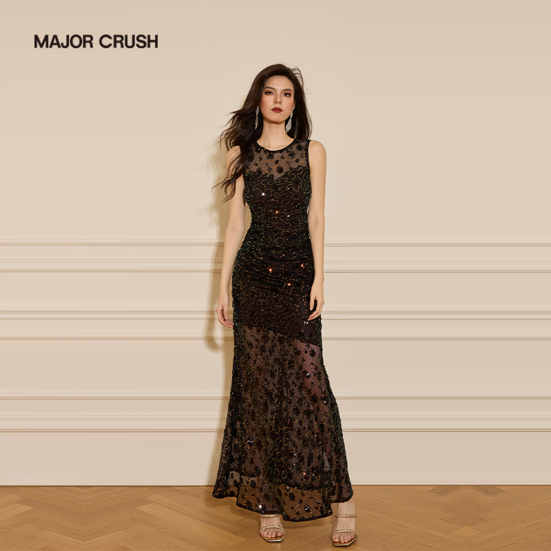MAJOR CRUSH早秋新款落日遐想无袖珠片赫本风名媛连衣裙6817