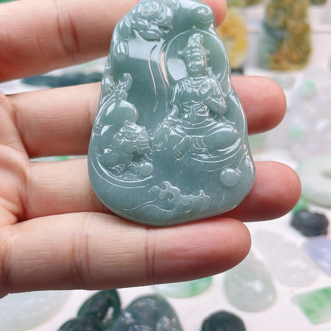 翡翠颈饰未镶嵌文殊