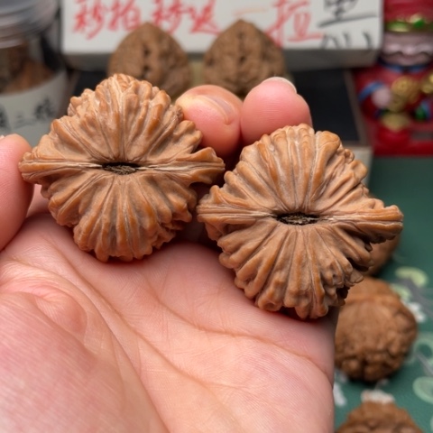 【闪购商品】把件文玩核桃43.5全品四座楼