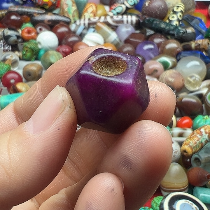 小***。玛瑙/玉髓未镶嵌颈饰