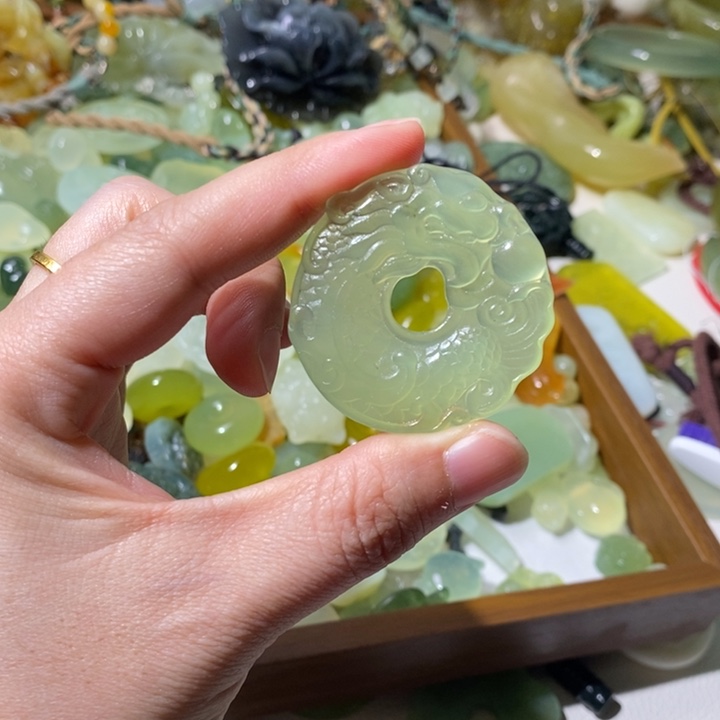 蛇纹石玉合金颈饰