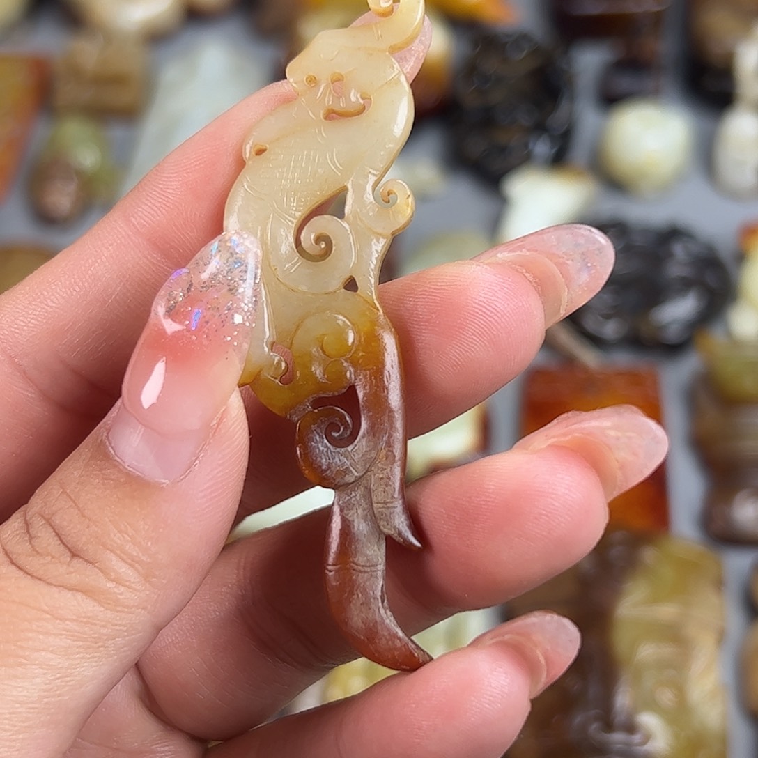 和田玉（糖玉）未镶嵌颈饰