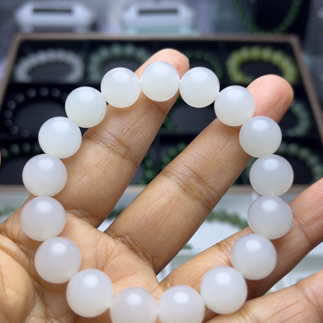 和田玉未镶嵌手串