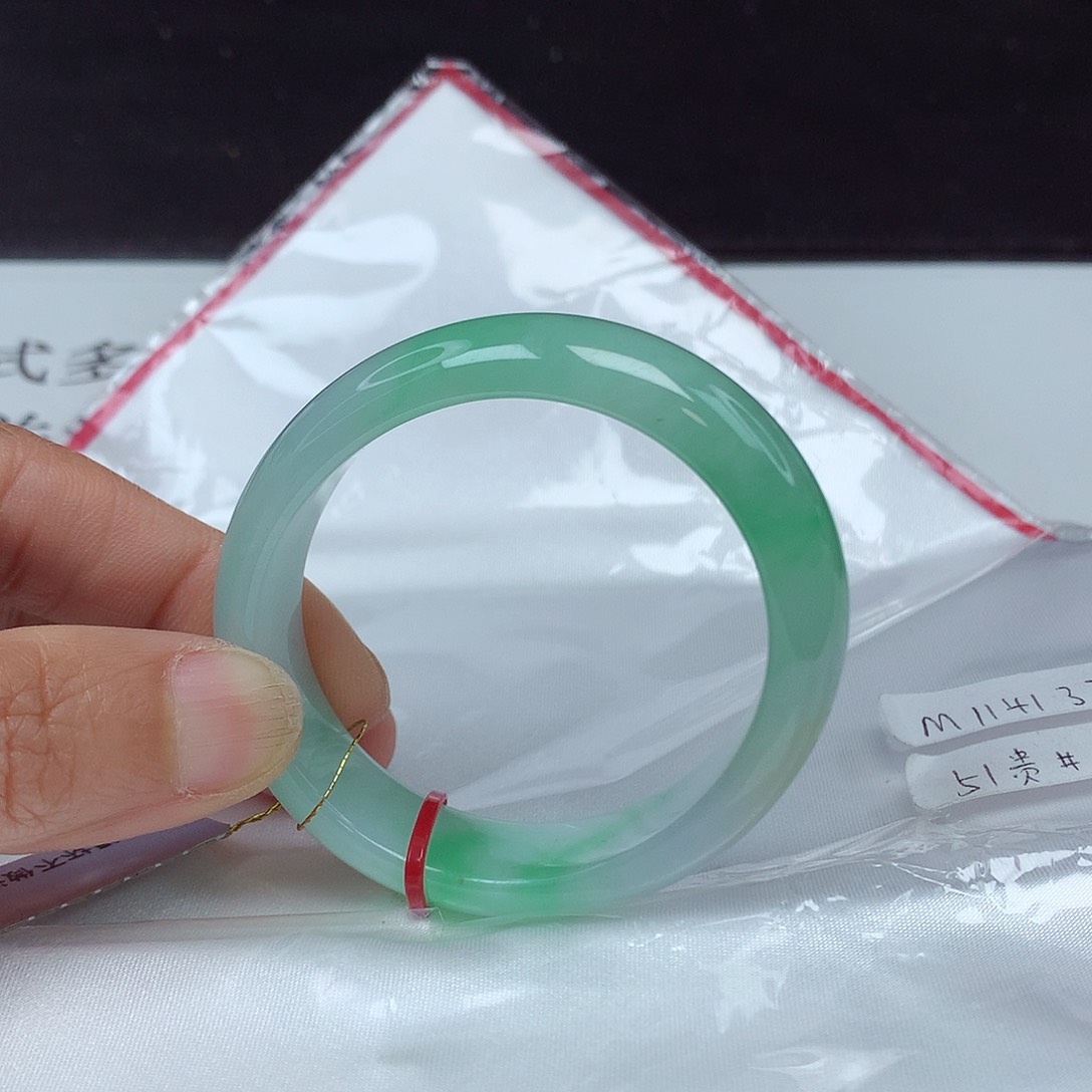 翡翠手镯未镶嵌51贵4137