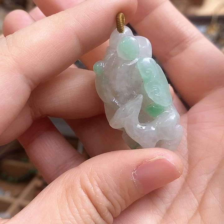 翡翠颈饰未镶嵌小****）翡翠翡翠