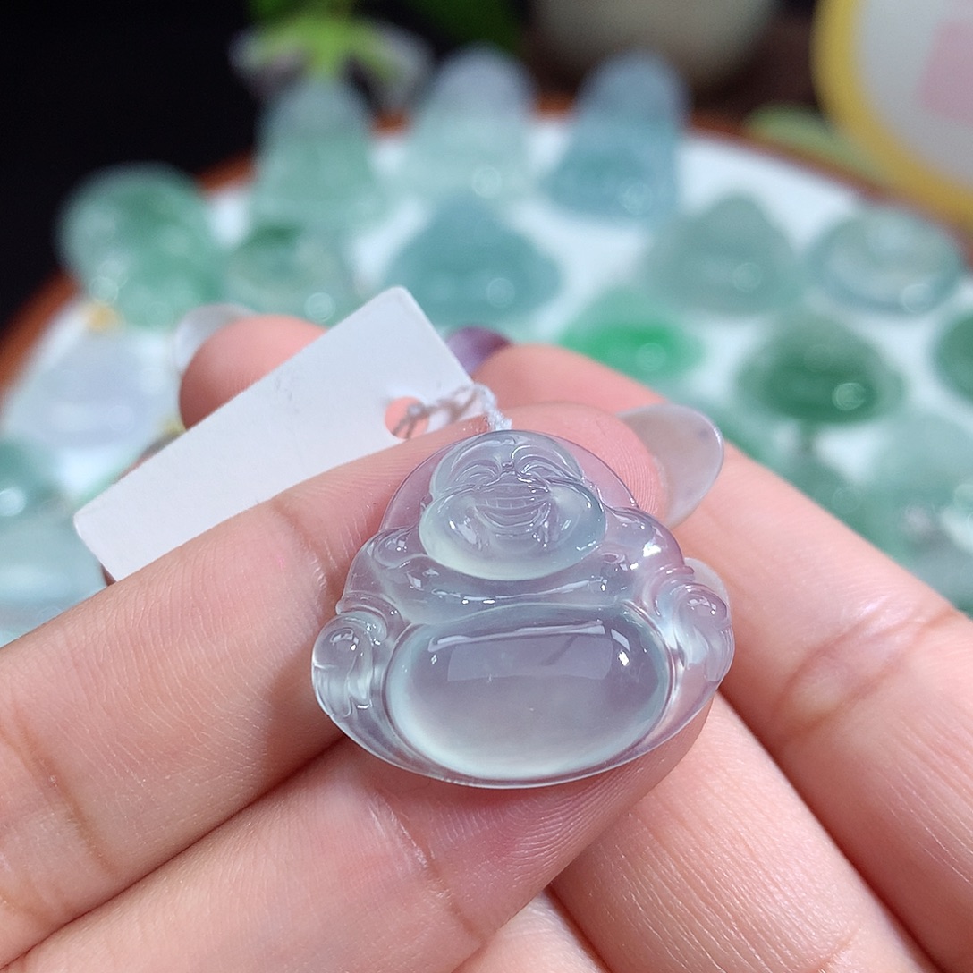 翡翠未镶嵌颈饰佛公