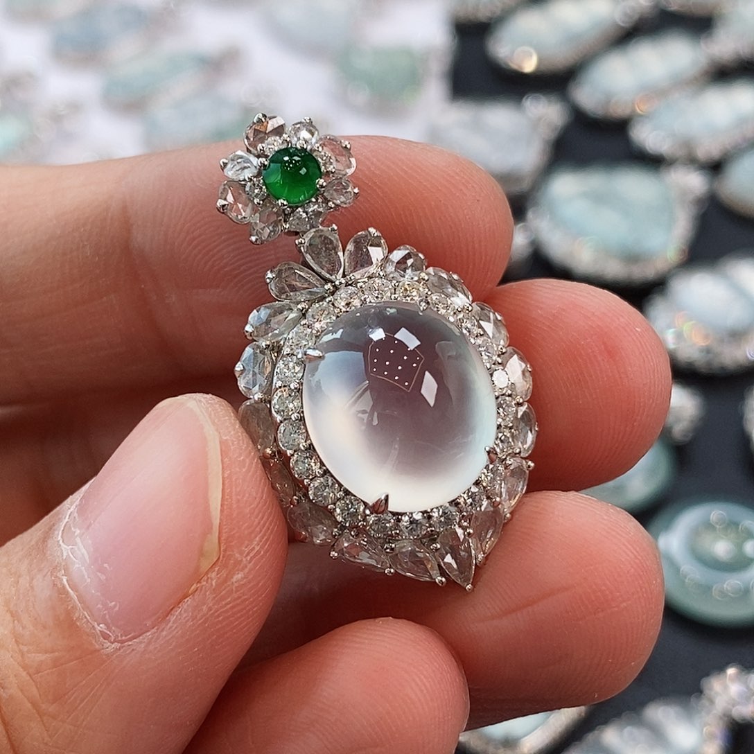 翡翠颈饰18K金镶嵌值得买断系列