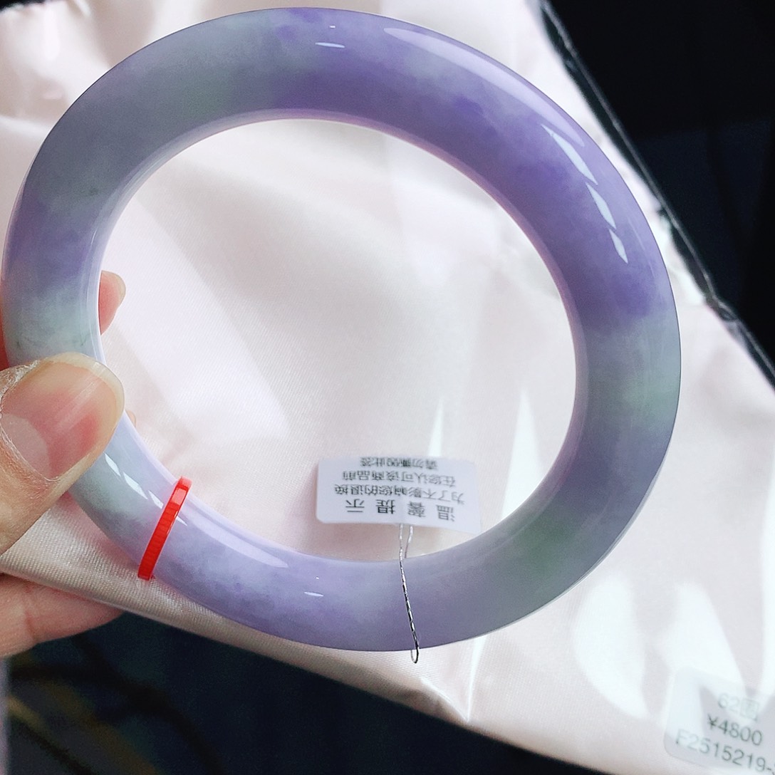 翡翠手镯未镶嵌62圈