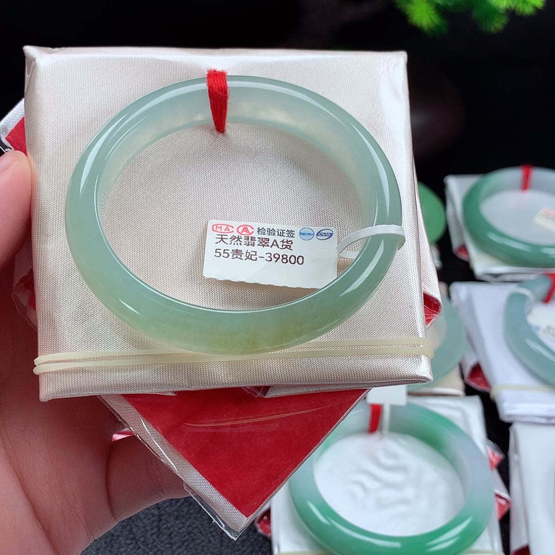 翡翠手镯未镶嵌缅甸翡翠天然手镯