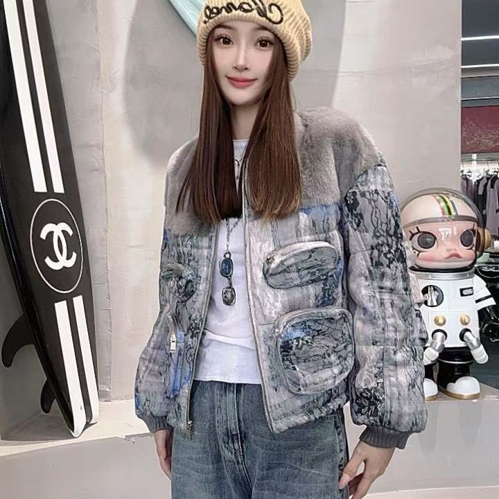 【SUSU推荐】2025时尚潮流清新毛领拼貂皮草女外套