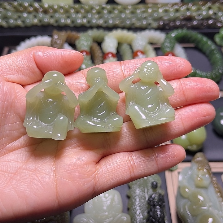 和田玉未镶嵌挂件