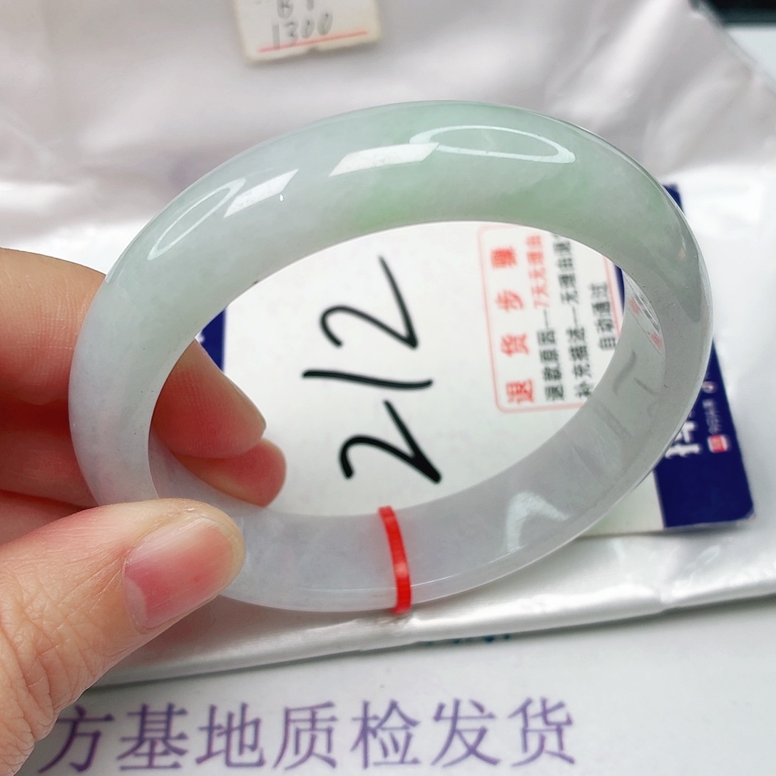 未镶嵌手镯翡翠56