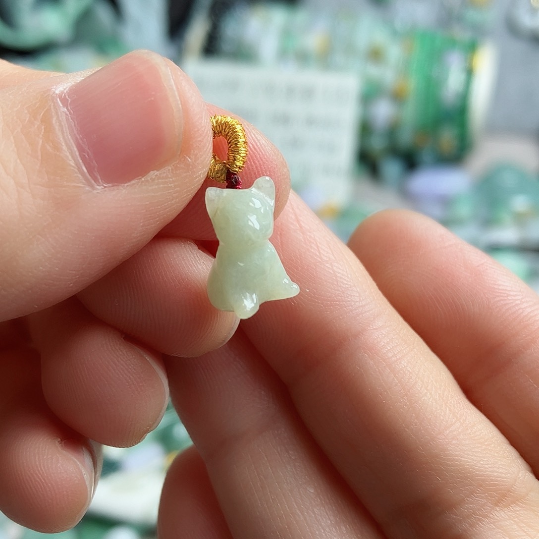 翡翠颈饰未镶嵌小狗滴流