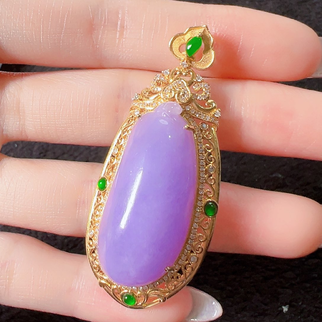 翡翠颈饰18K金镶嵌签收后24小时鉴赏期，过时不退