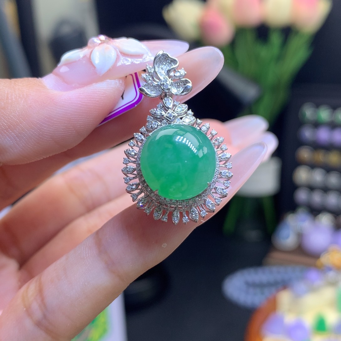 翡翠18K金镶嵌颈饰天然