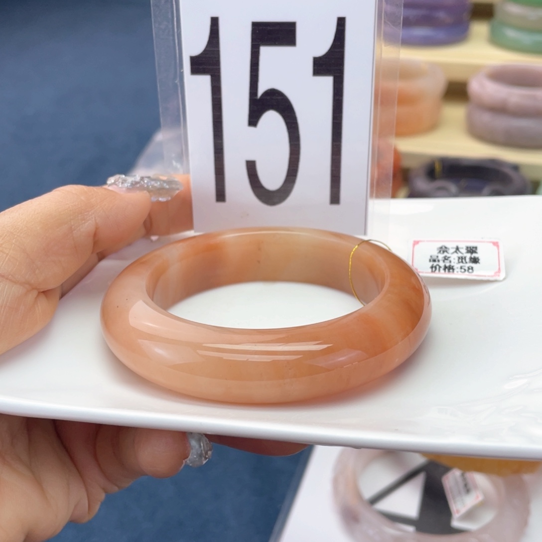 石英质玉未镶嵌手镯