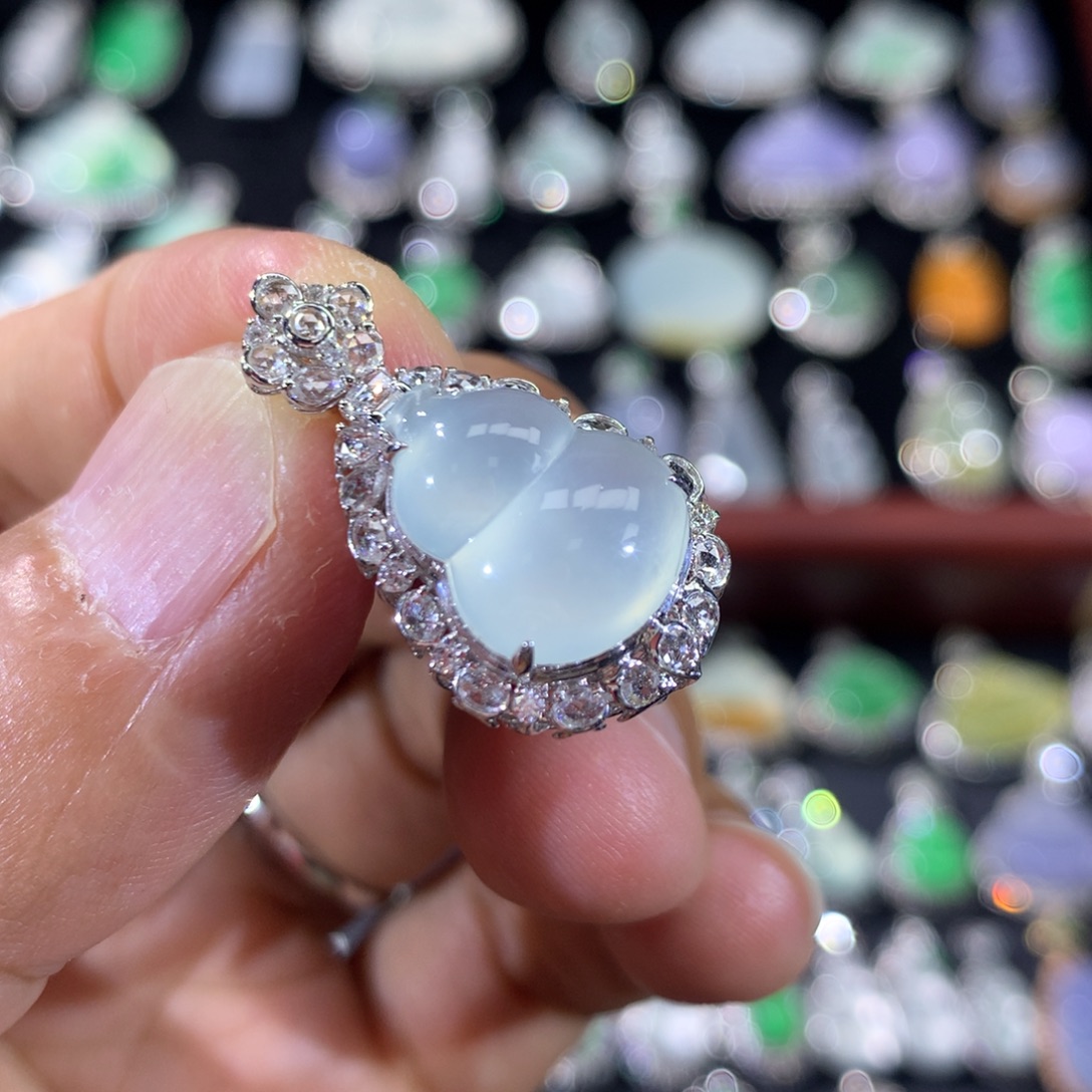 翡翠18K金镶嵌吊坠(不含链)