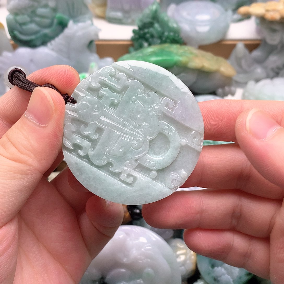 吊坠(不含链)未镶嵌翡翠