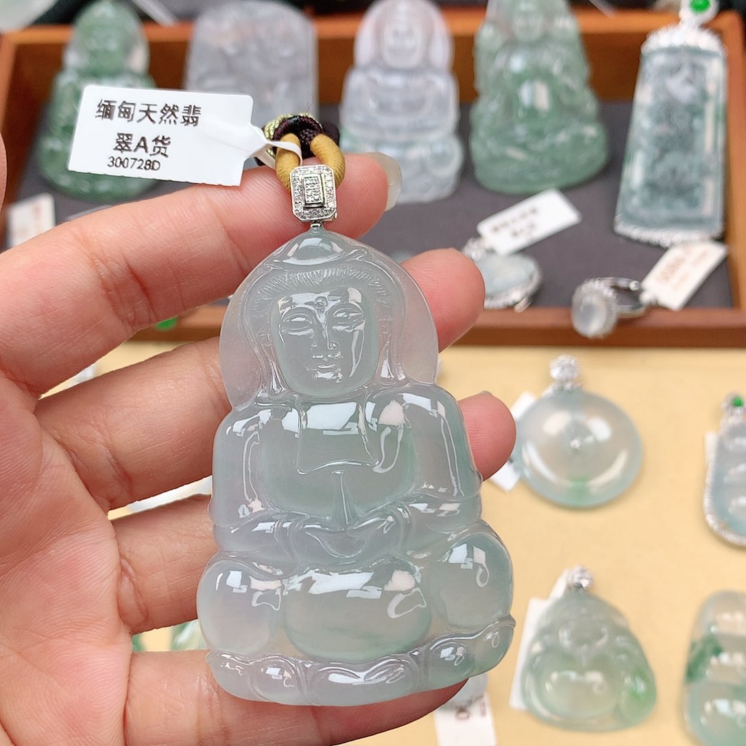 翡翠颈饰18K金镶嵌观音