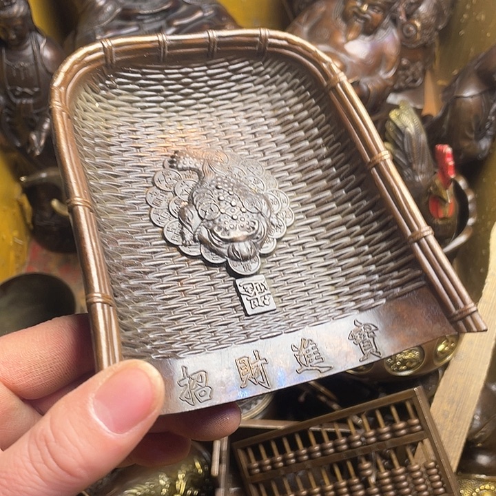 诚信经营铜器摆件