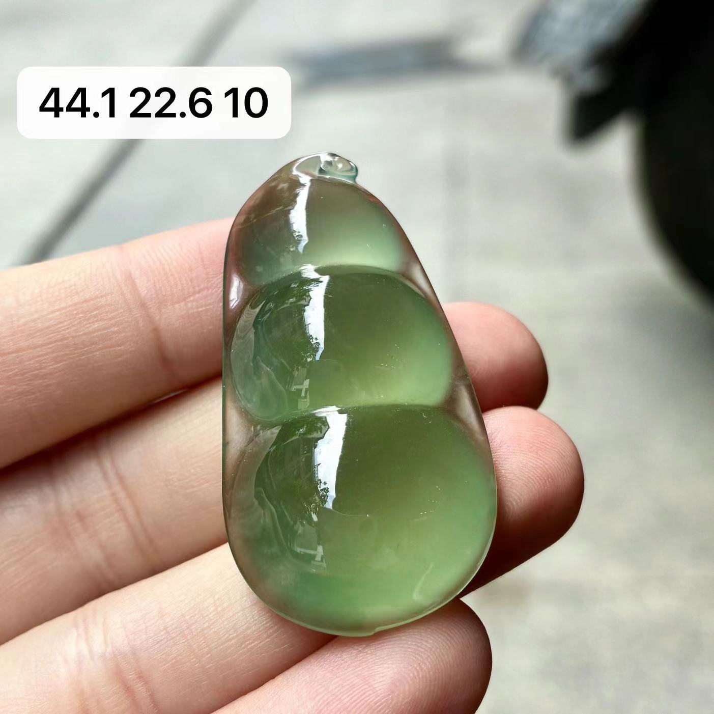 天然a货缅甸翡翠自然光玻璃底晴水纯净饱满豆子吊坠