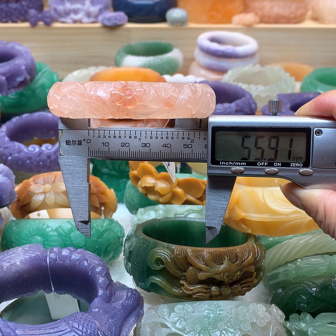 未镶嵌手镯石英质玉