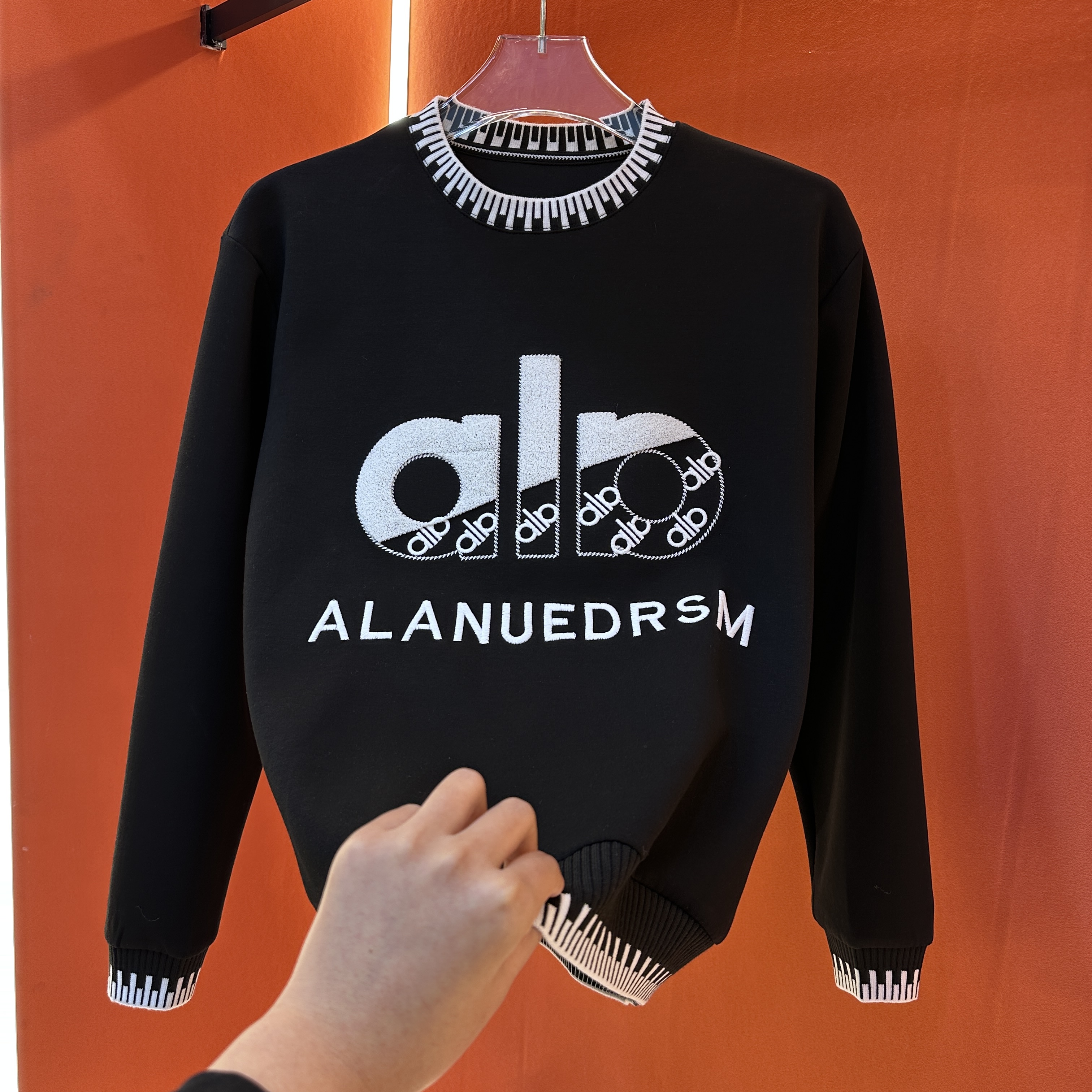 【ELK】2025冬季男士拼色長袖刺耐磨百搭重工卫衣108款01