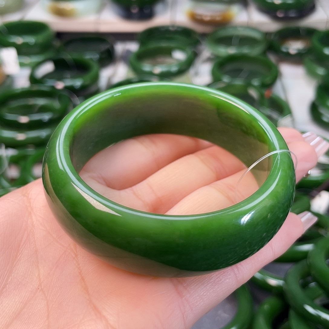 和田玉（碧玉）手镯未镶嵌