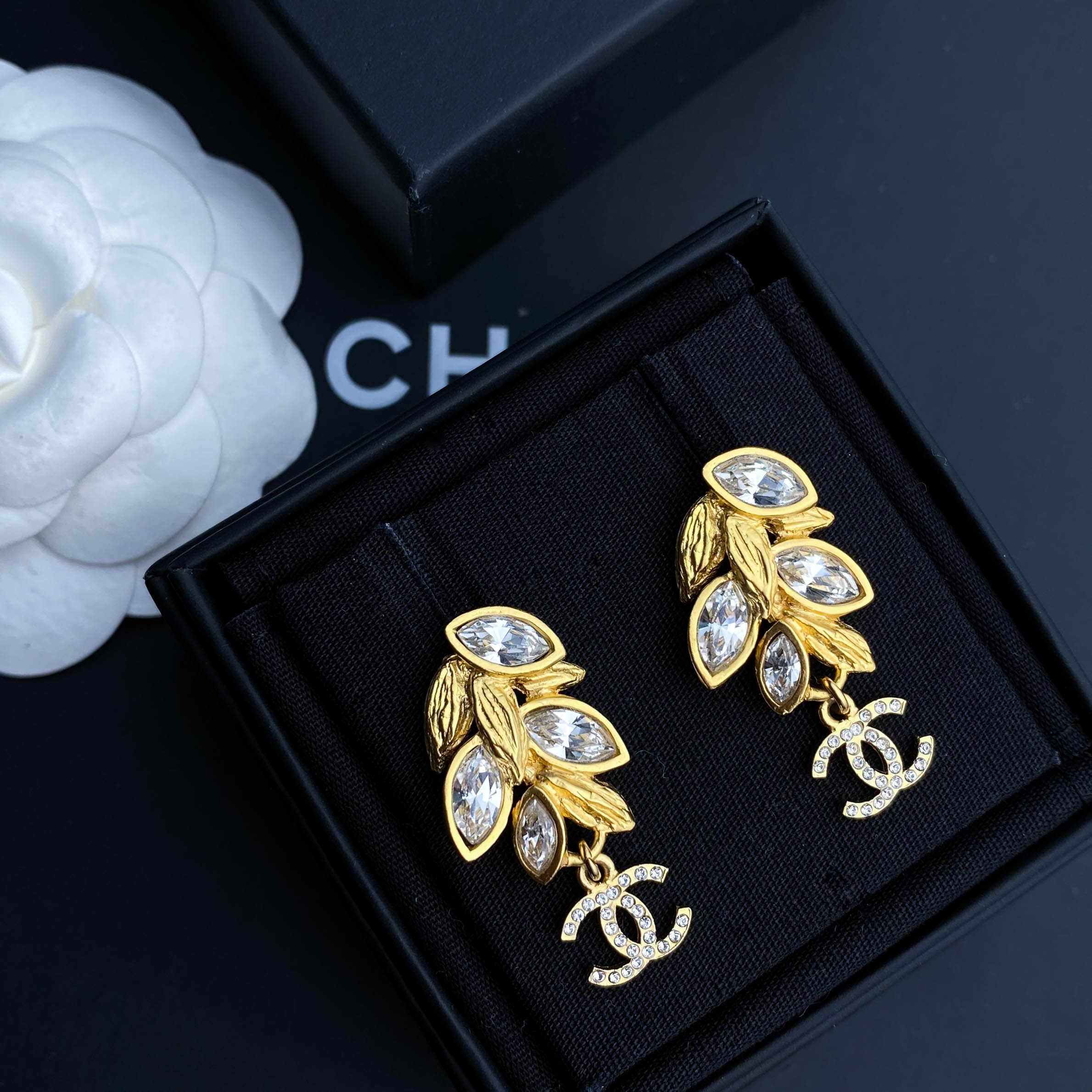 全新未使用 Chanel/香奈儿 经典双C 金色麦穗镶钻耳环 S4628