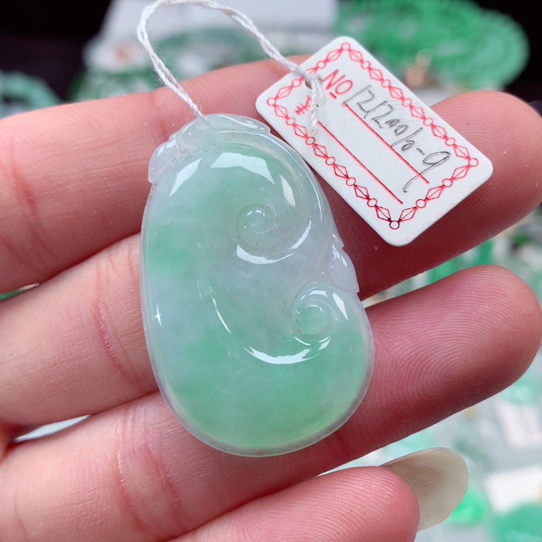 翡翠颈饰未镶嵌翡翠吊坠